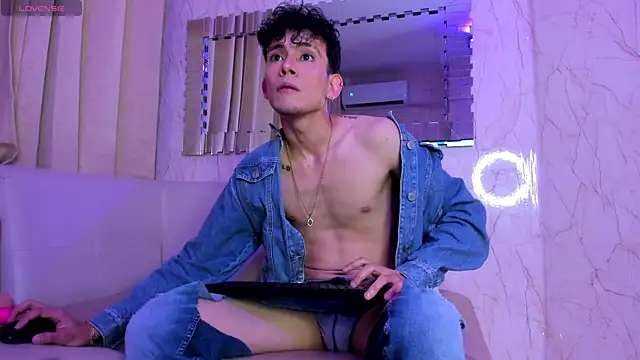 ValentinoMoreti online show from 13, 3, 2025