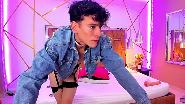 ValentinoMoreti online show from 18, 3, 2025