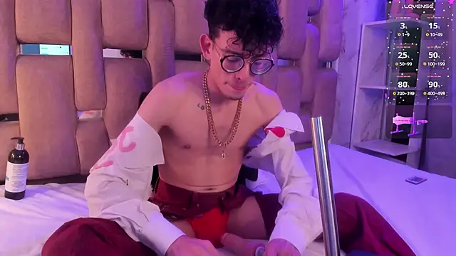 ValentinoMoreti online show from 14, 3, 2025