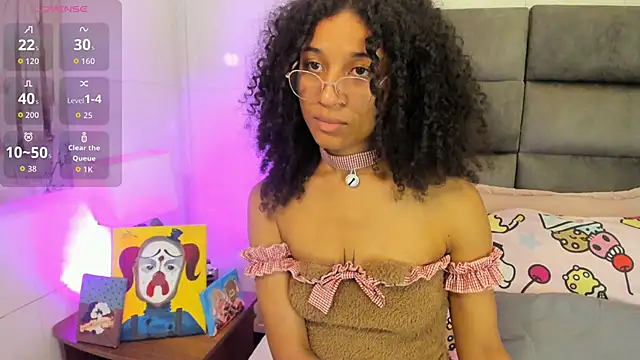 Layla Clarke online show from 11, 10, 2025