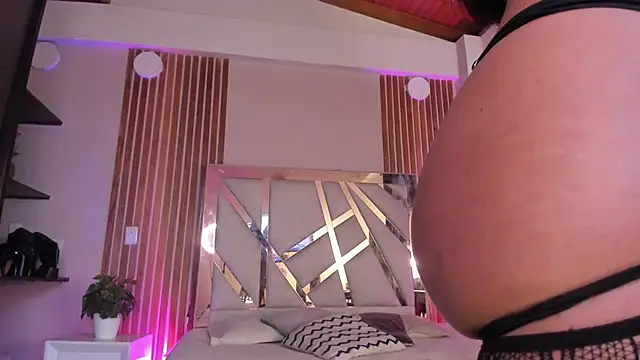 sweetviolet   online show from 10, 1, 2026