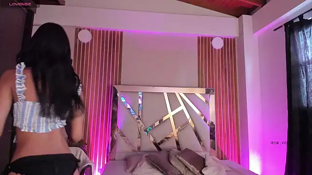 Snapshot of sweetviolet__ chatting on 5, 4, 2026 sweetviolet online show from 5, 4, 2026