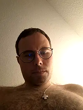 Simonudist online show from 4, 2, 2026