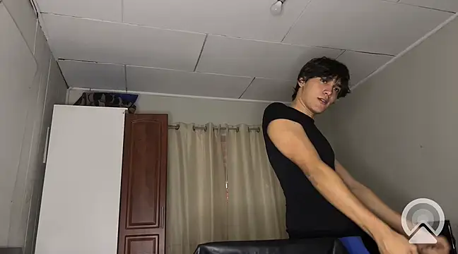 EstebannnO online show from 15, 3, 2025