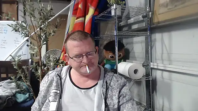 Randomoldguy615 online show from 9, 3, 2025