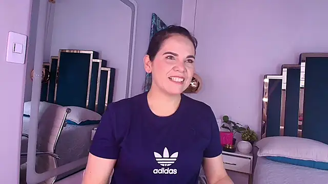 laura hotties online show from 31, 5, 2026