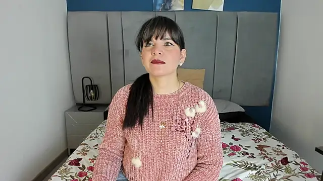 laura hotties online show from 10, 9, 2025