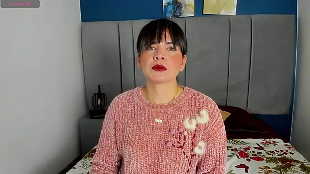 laura hotties online show from 8, 10, 2025