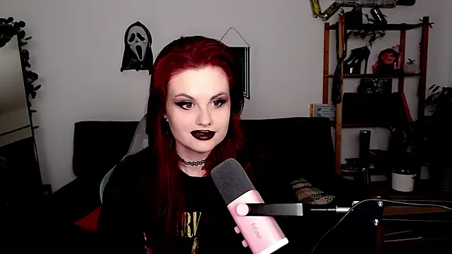 Della Ideal online show from 10, 11, 2025