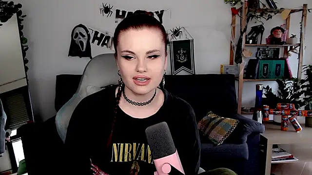 Della Ideal online show from 3, 11, 2025