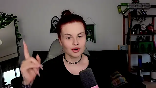 Della Ideal online show from 14, 11, 2025