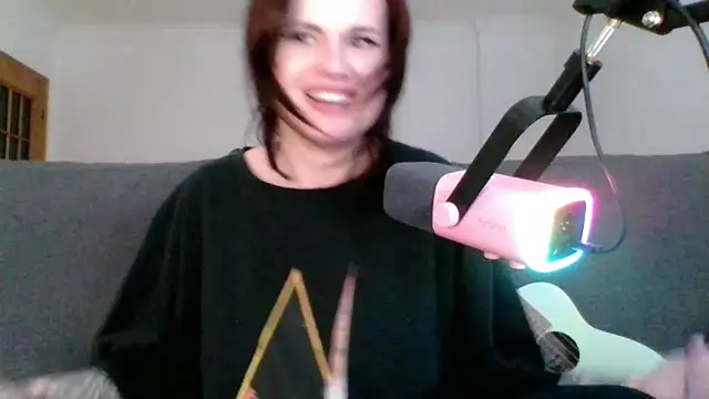 Della Ideal online show from 5, 3, 2025