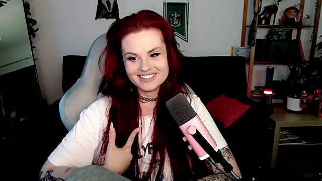 Della Ideal online show from 12, 11, 2025