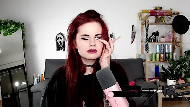 Della Ideal online show from 11, 10, 2025