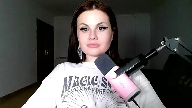 Della Ideal online show from 17, 3, 2025