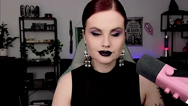 Della Ideal online show from 22, 3, 2026