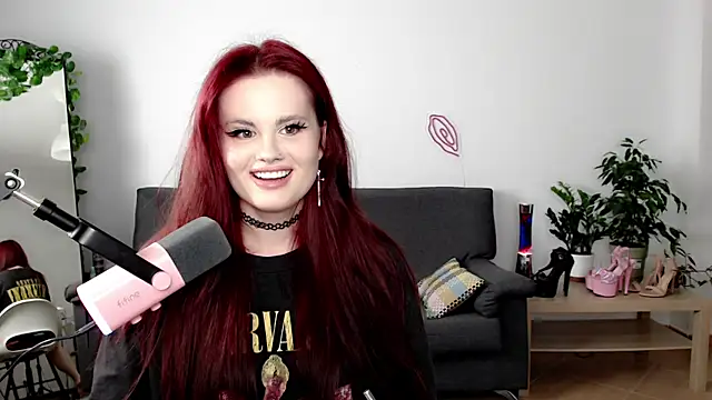 Della Ideal online show from 13, 9, 2025