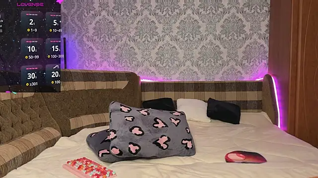 Velvettouch  online show from 14, 6, 2026