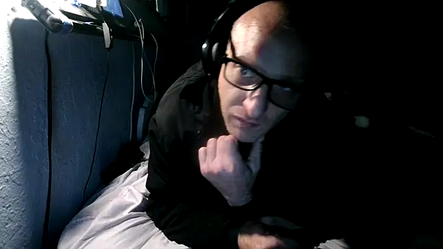 Snapshot of PornStro921 chatting on 30, 10, 2025 PornStro921 online show from 30, 10, 2025