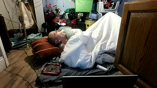 Snapshot of PornStro921 chatting on 15, 10, 2025 PornStro921 online show from 15, 10, 2025