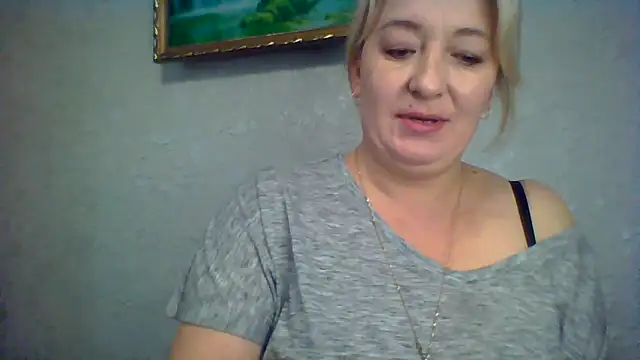 ArielXLoveresss online show from 14, 10, 2025