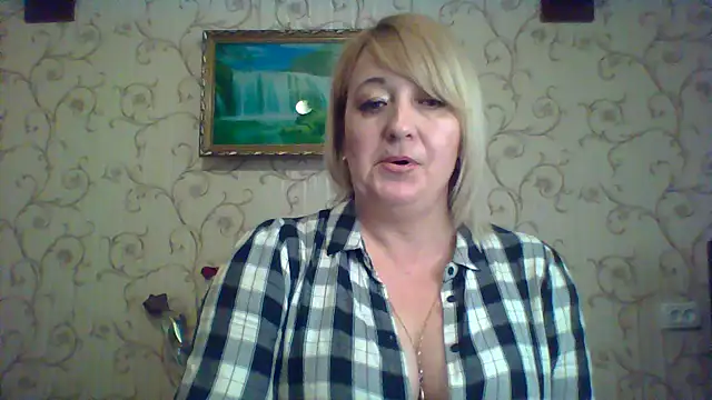 ArielXLoveresss online show from 10, 3, 2025