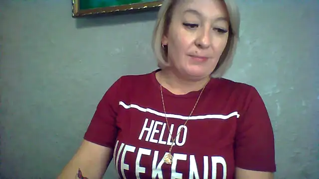 ArielXLoveresss online show from 19, 10, 2025