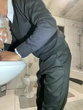 rogerdik76 online show from 9, 2, 2026