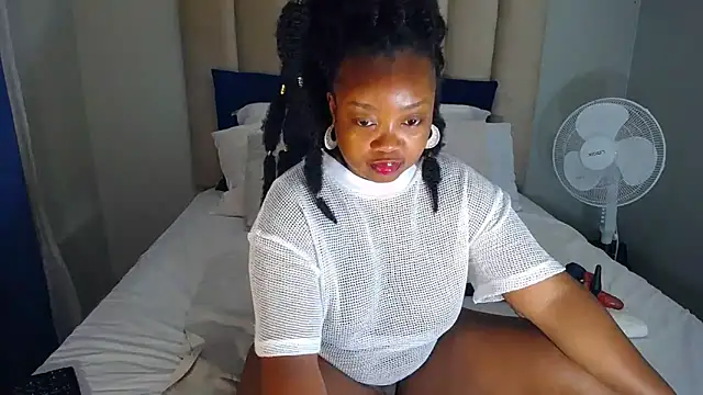 SEXYASSTINAXXX online show from 13, 2, 2026