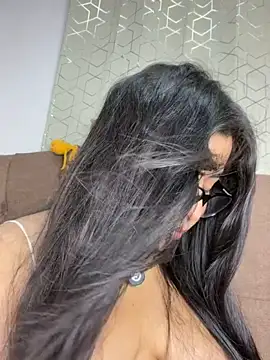 virginbrunette99 online show from 13, 5, 2026