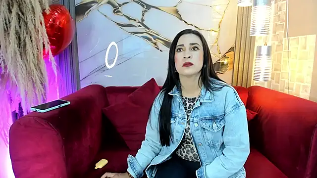 Bella williamss  online show from 16, 9, 2025