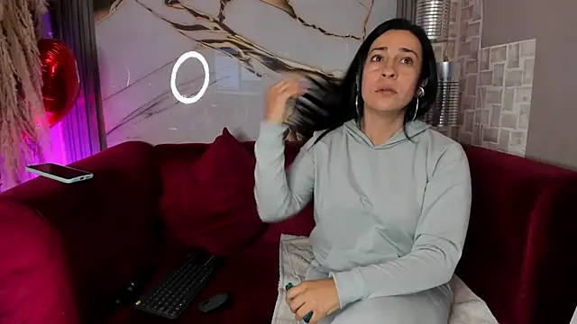 Bella williamss  online show from 27, 11, 2025