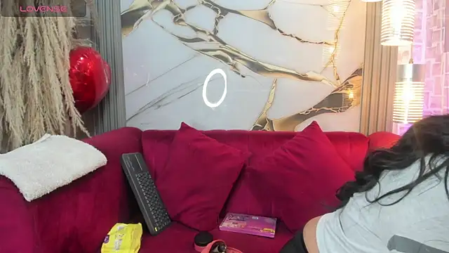 Bella williamss  online show from 17, 12, 2025