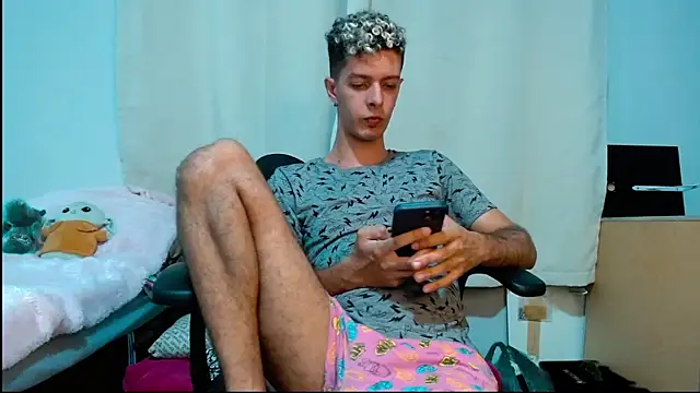 blondetwink online show from 24, 2, 2025