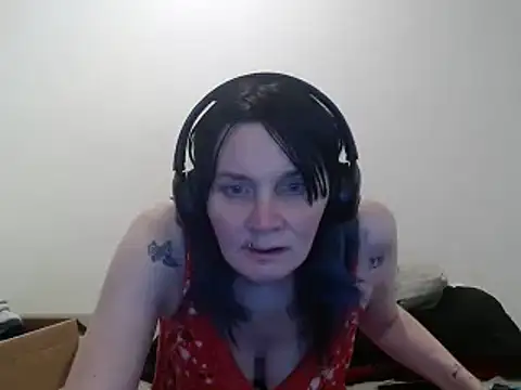 Hotmodel1984 online show from 11, 6, 2026