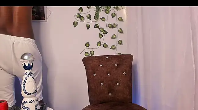 Snapshot of LOGAN_DRAKE chatting on 13, 3, 2025 LOGAN DRAKE online show from 13, 3, 2025