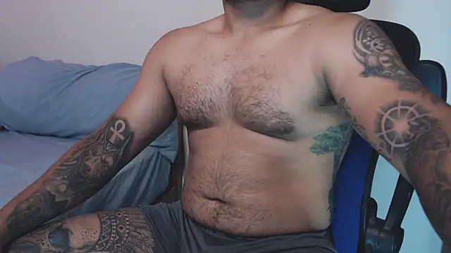Snapshot of maxflurry_ chatting on 12, 7, 2026 maxflurry online show from 12, 7, 2026