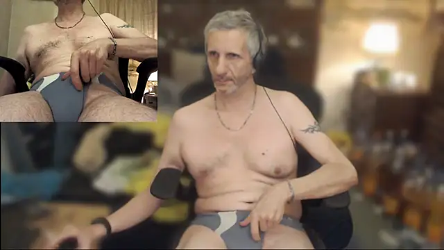 Snapshot of maxdaddy690 chatting on 12, 7, 2026 maxdaddy690 online show from 12, 7, 2026