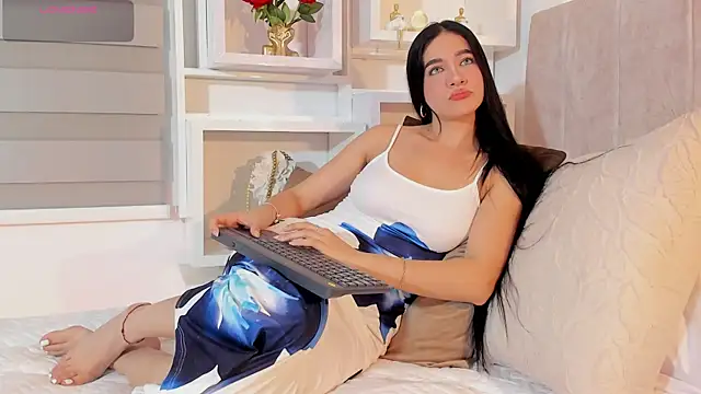 MiiaParker6972 online show from 7, 6, 2026