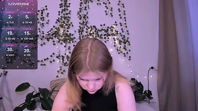 Snapshot of LaseyMoon chatting on 21, 3, 2025 LaseyMoon online show from 21, 3, 2025