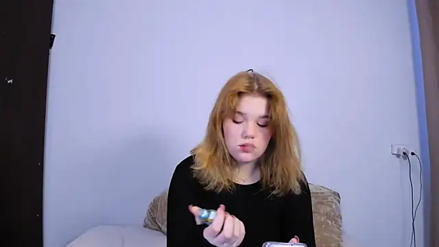 Snapshot of LaseyMoon chatting on 14, 9, 2025 LaseyMoon online show from 14, 9, 2025