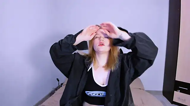 Snapshot of LaseyMoon chatting on 15, 11, 2025 LaseyMoon online show from 15, 11, 2025