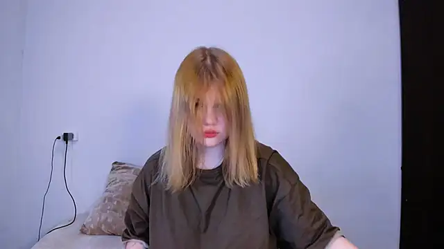 Snapshot of LaseyMoon chatting on 29, 10, 2025 LaseyMoon online show from 29, 10, 2025