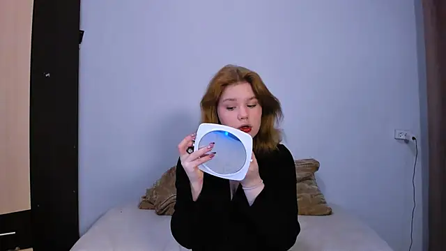 Snapshot of LaseyMoon chatting on 15, 9, 2025 LaseyMoon online show from 15, 9, 2025