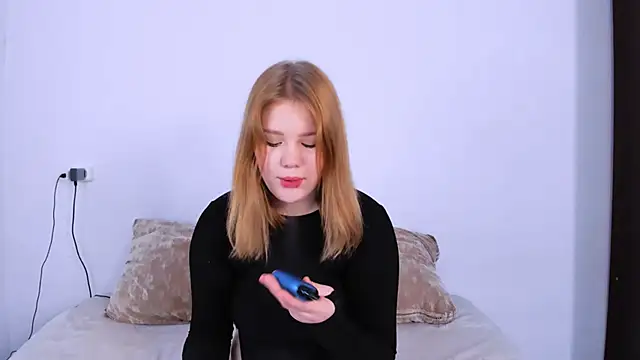 Snapshot of LaseyMoon chatting on 25, 10, 2025 LaseyMoon online show from 25, 10, 2025