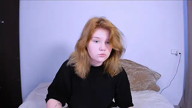 Snapshot of LaseyMoon chatting on 9, 9, 2025 LaseyMoon online show from 9, 9, 2025