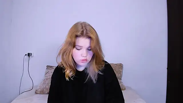 Snapshot of LaseyMoon chatting on 27, 10, 2025 LaseyMoon online show from 27, 10, 2025