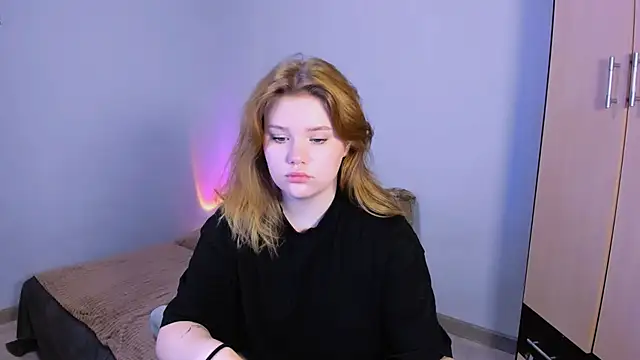 Snapshot of LaseyMoon chatting on 8, 11, 2025 LaseyMoon online show from 8, 11, 2025