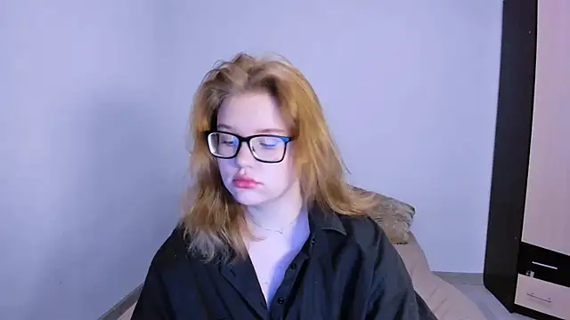 Snapshot of LaseyMoon chatting on 16, 11, 2025 LaseyMoon online show from 16, 11, 2025