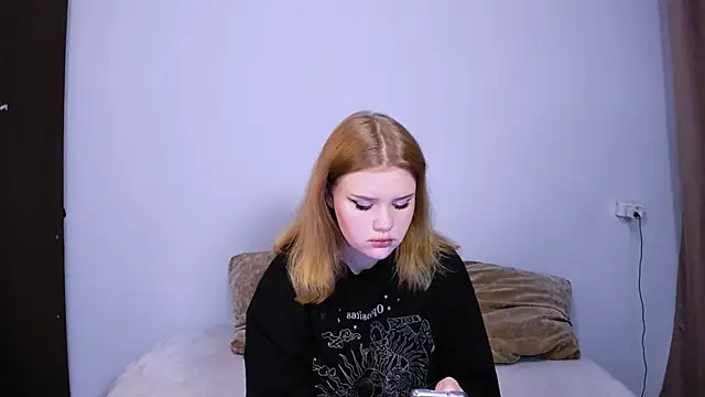 Snapshot of LaseyMoon chatting on 30, 9, 2025 LaseyMoon online show from 30, 9, 2025